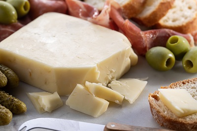 Milton Creamery Caramelized Onion Cheddar