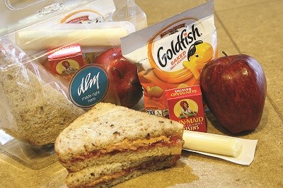 Lunchbox DLM Peanut Butter & Strawberry on White Bread