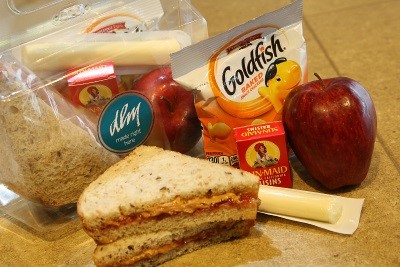 Lunchbox DLM Peanut Butter & Strawberry on 10-Grain Bread